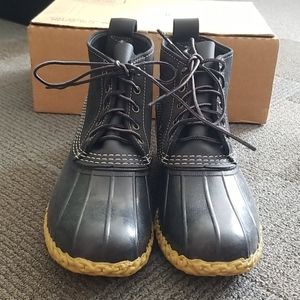 Black men's L.L.Bean duck boots 6"